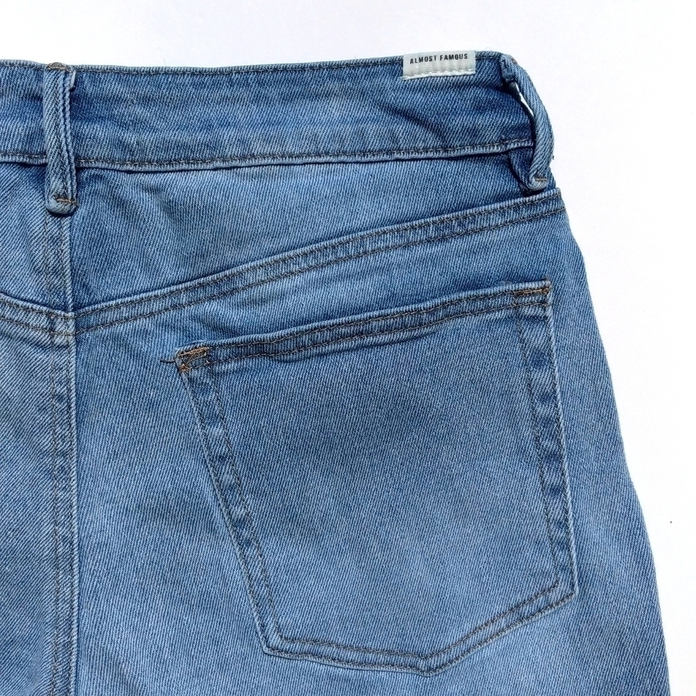 Almost Famous Medium Wash High Rise Distressed Cropped Skinny Jeans Blue Size 7 - Picture 15 of 16